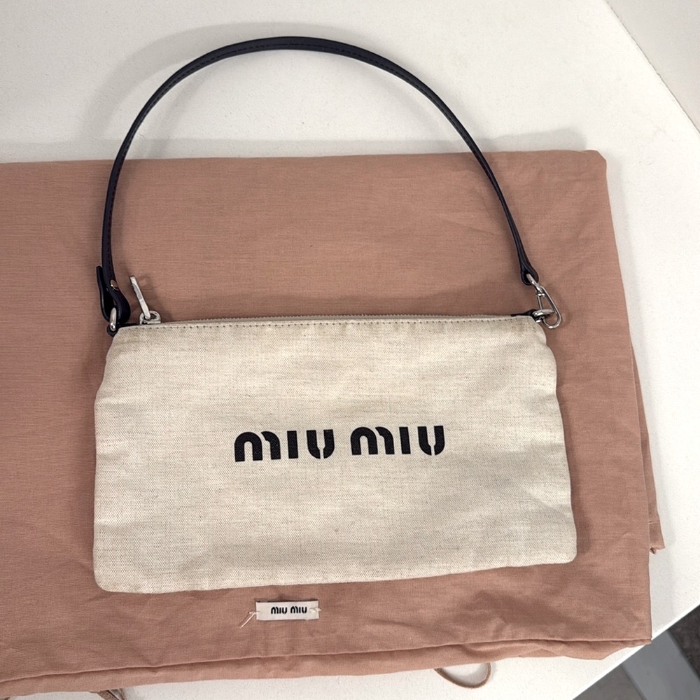 Miu Miu Logo Raffia Effect Tote Bag - Picture 8 of 13
